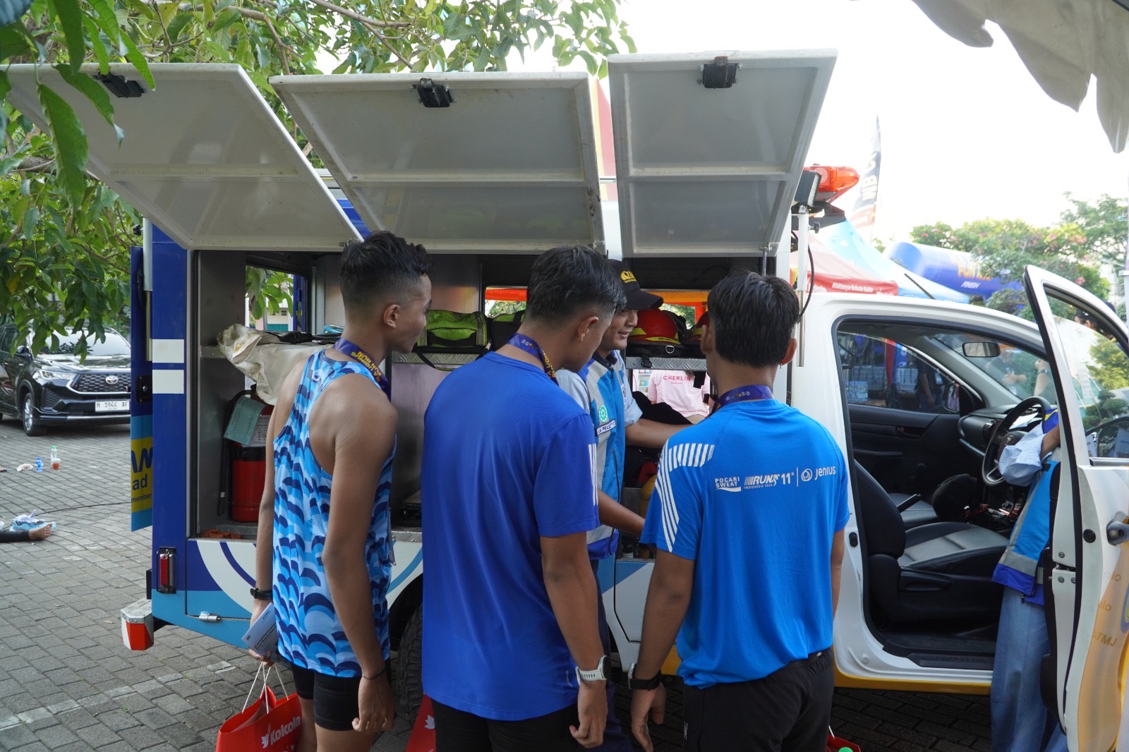 tmj-dan-udinus-gelar-fun-run-dalam-rangka-sosialisasikan-keselamatan-berkendara-di-jalan-tol-OPgFO